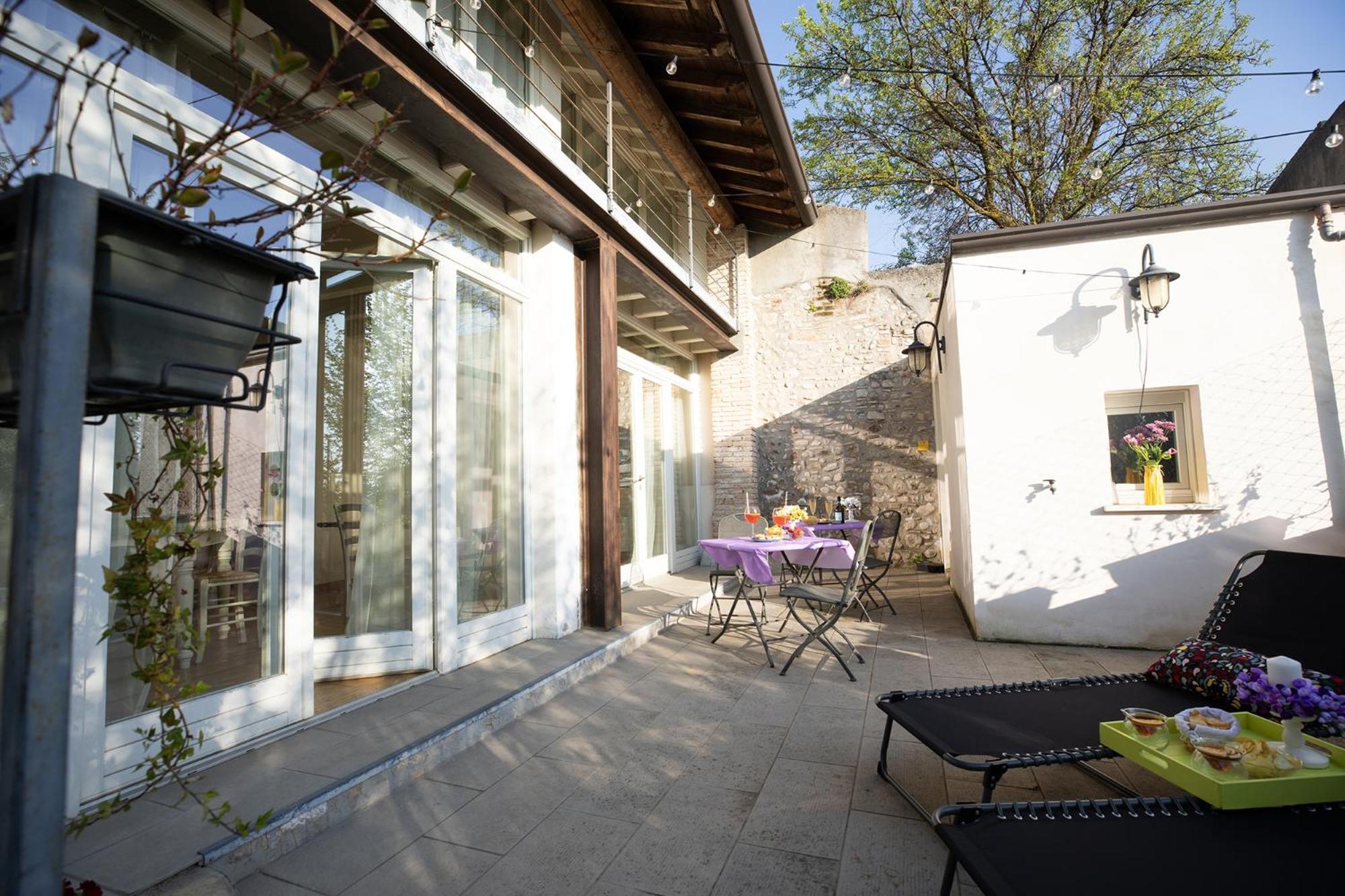 Relais La Rocca Solferino Bed and Breakfast Buitenkant foto