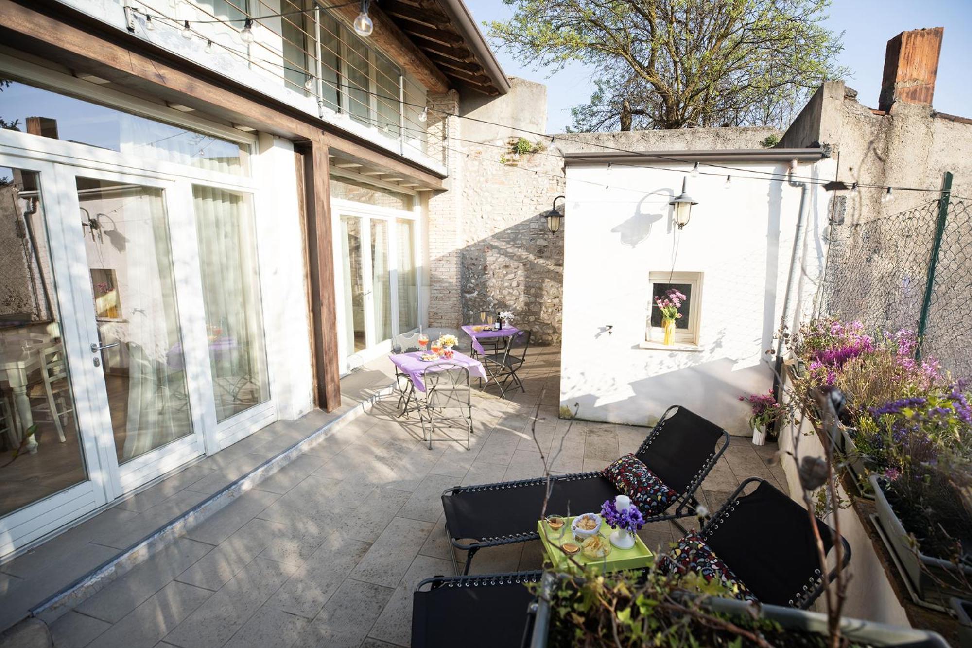 Relais La Rocca Solferino Bed and Breakfast Buitenkant foto