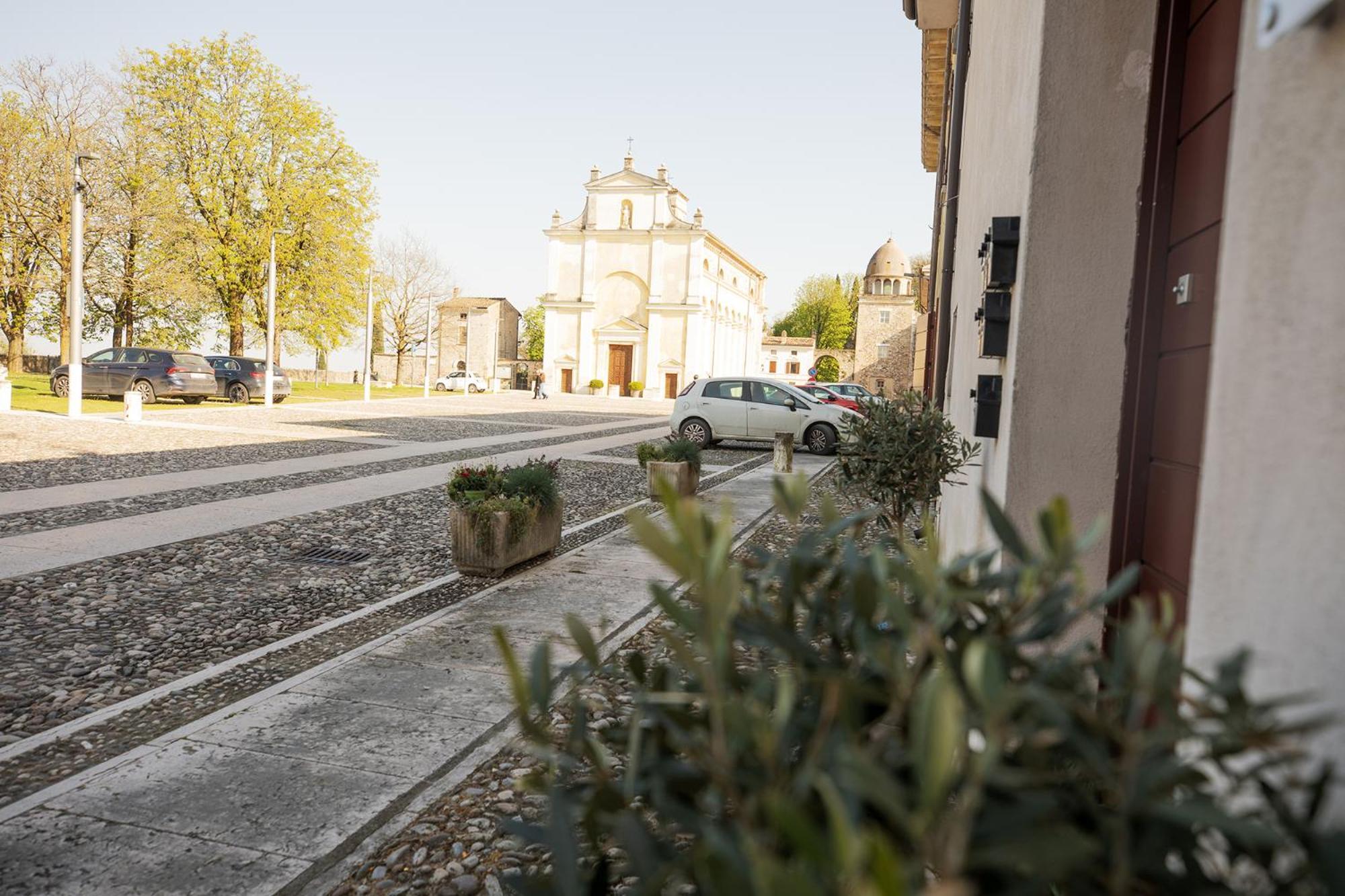 Relais La Rocca Solferino Bed and Breakfast Buitenkant foto