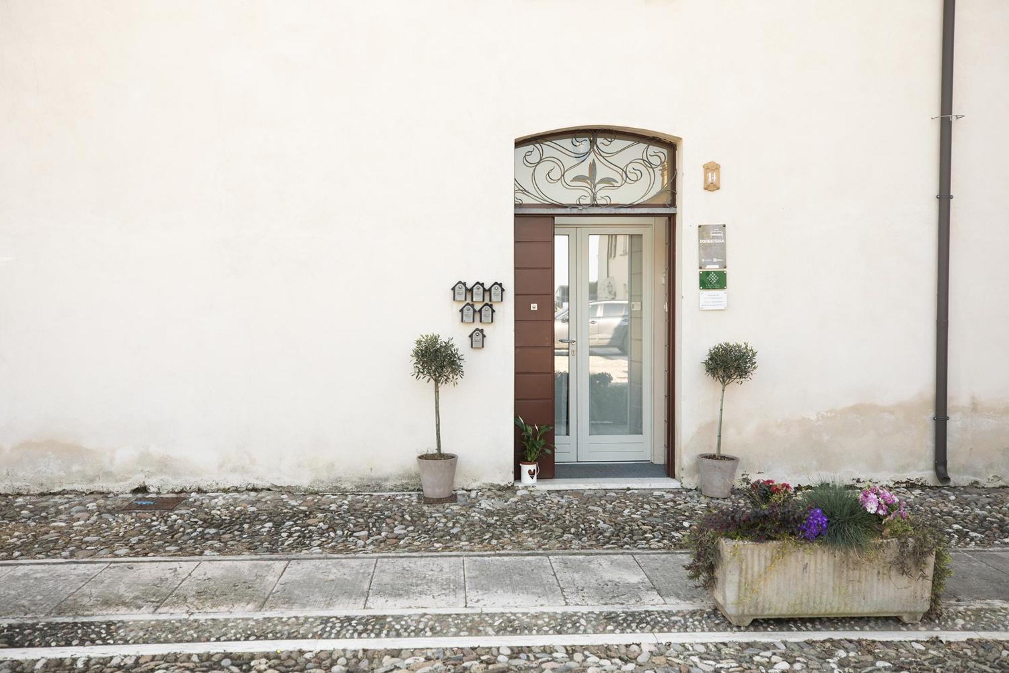 Relais La Rocca Solferino Bed and Breakfast Buitenkant foto