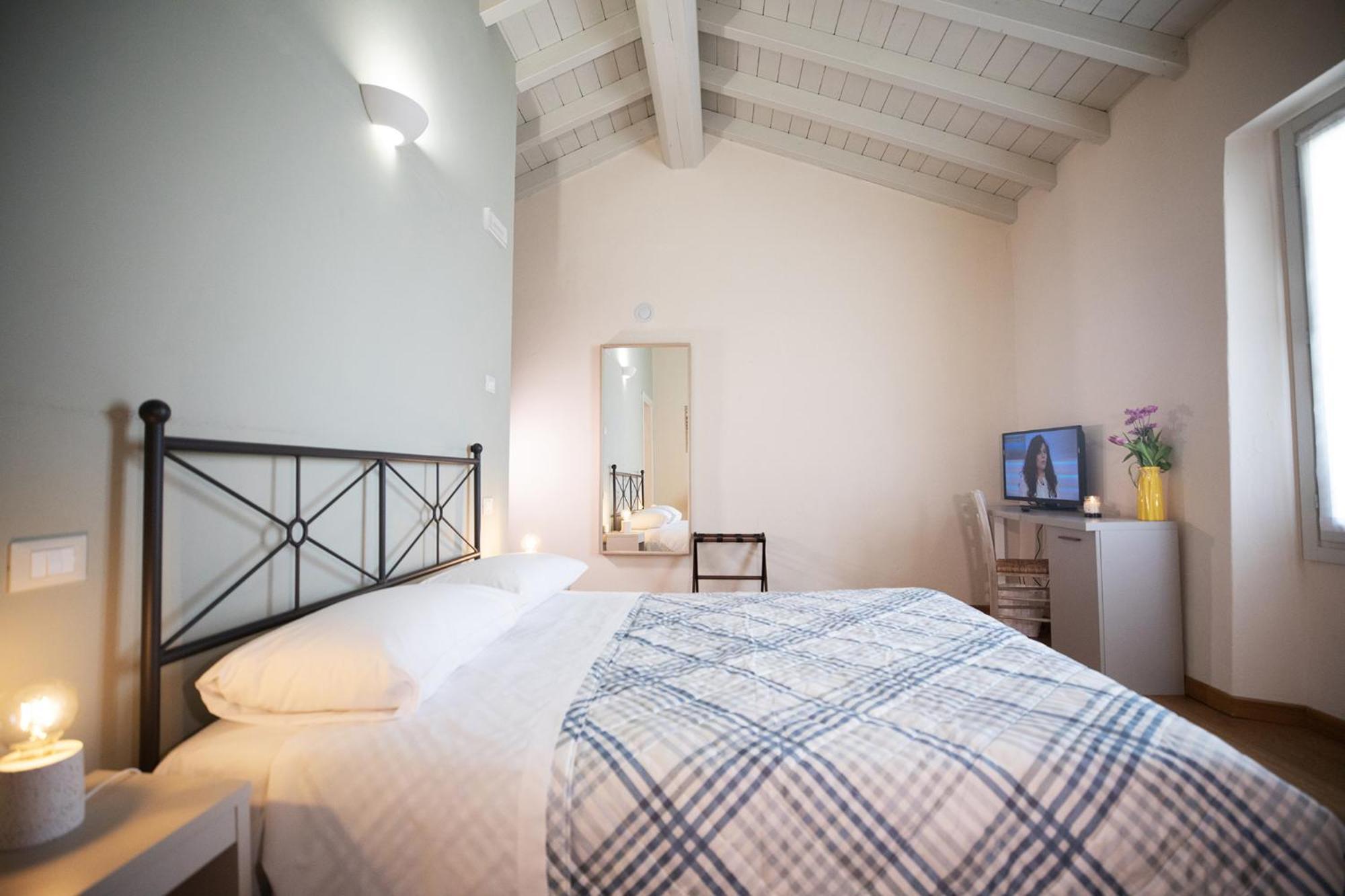 Relais La Rocca Solferino Bed and Breakfast Buitenkant foto